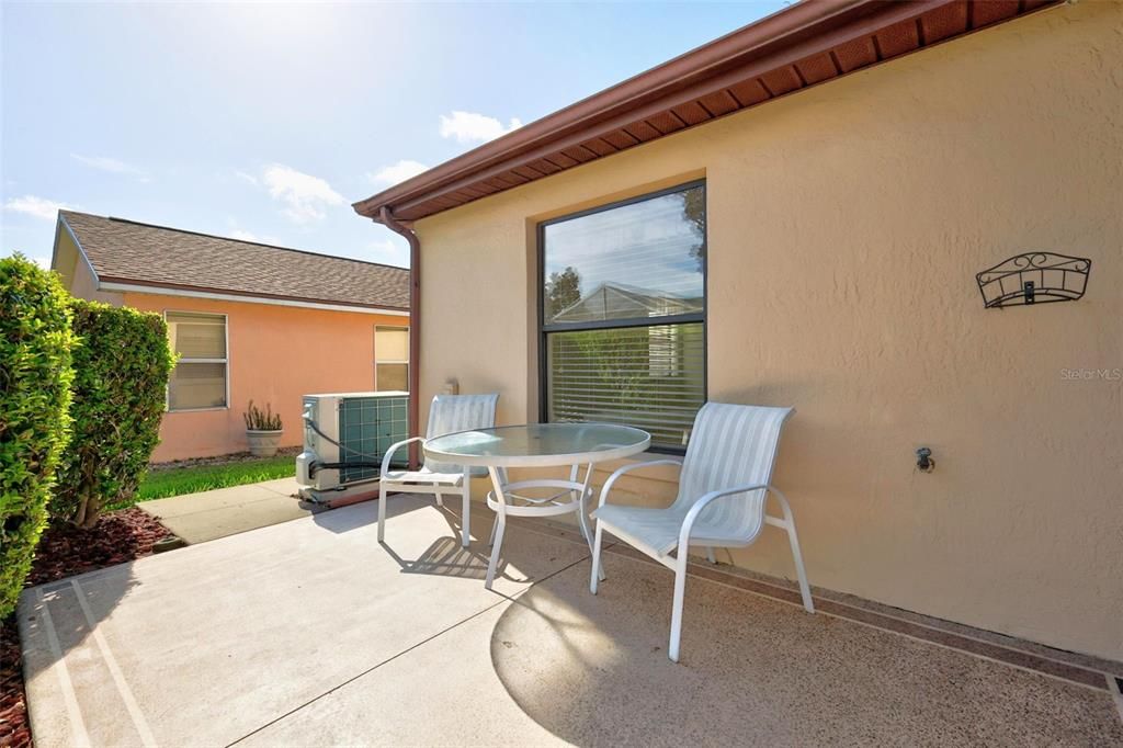 For Sale: $325,000 (3 beds, 2 baths, 1565 Square Feet)