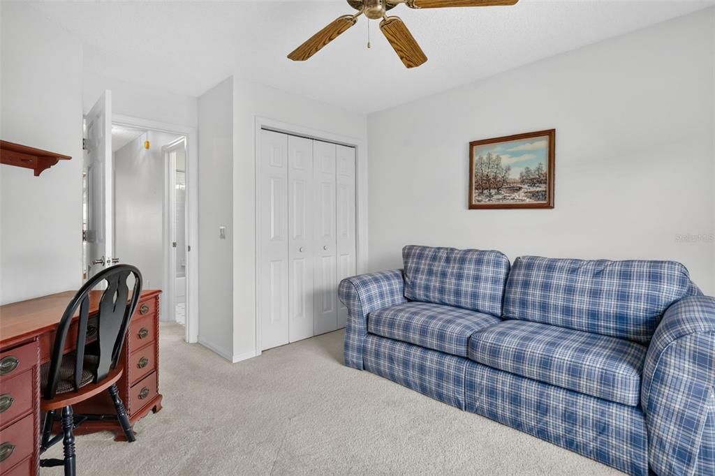 For Sale: $325,000 (3 beds, 2 baths, 1565 Square Feet)