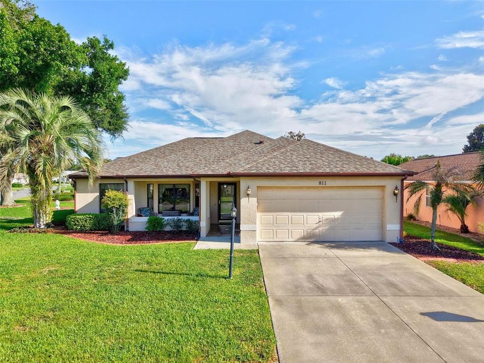 For Sale: $325,000 (3 beds, 2 baths, 1565 Square Feet)