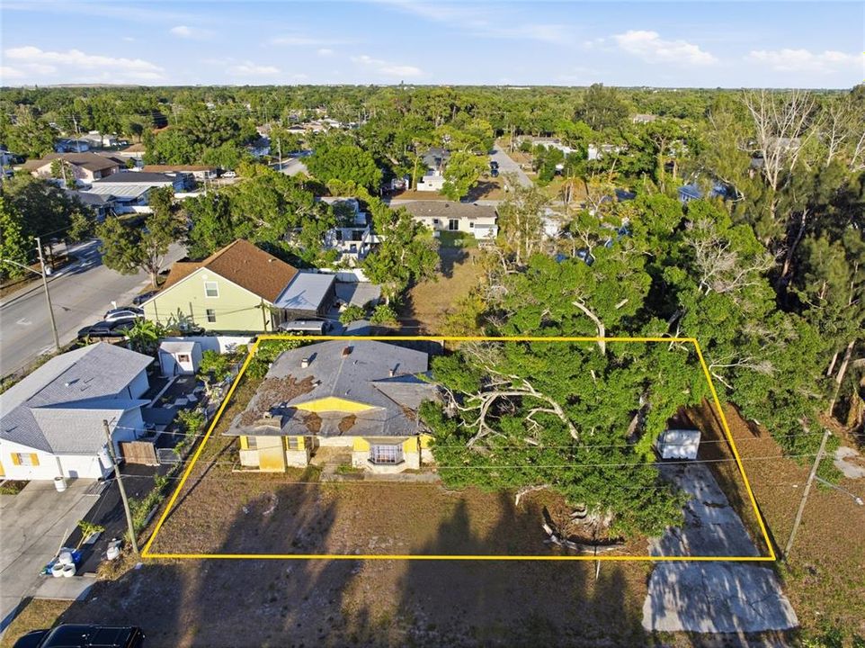 На продажу: $371,998 (2 спален, 1 ванн, 1433 Квадратных фут)