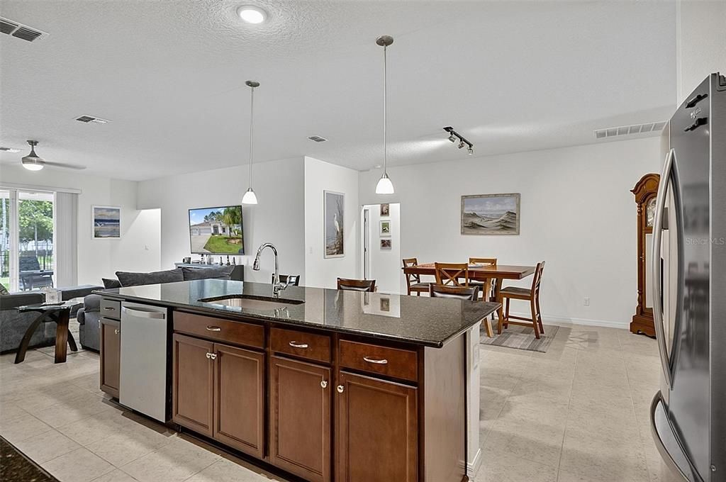For Sale: $515,000 (3 beds, 2 baths, 2709 Square Feet)