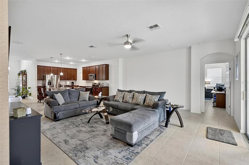 For Sale: $515,000 (3 beds, 2 baths, 2709 Square Feet)