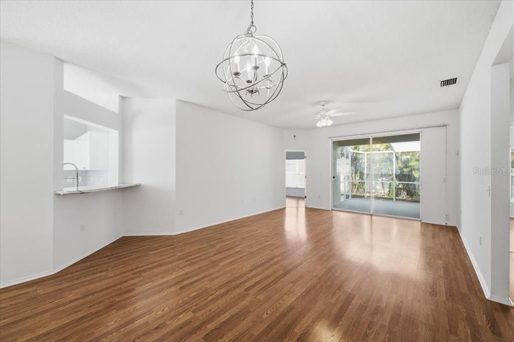 На продажу: $359,900 (3 спален, 2 ванн, 1460 Квадратных фут)