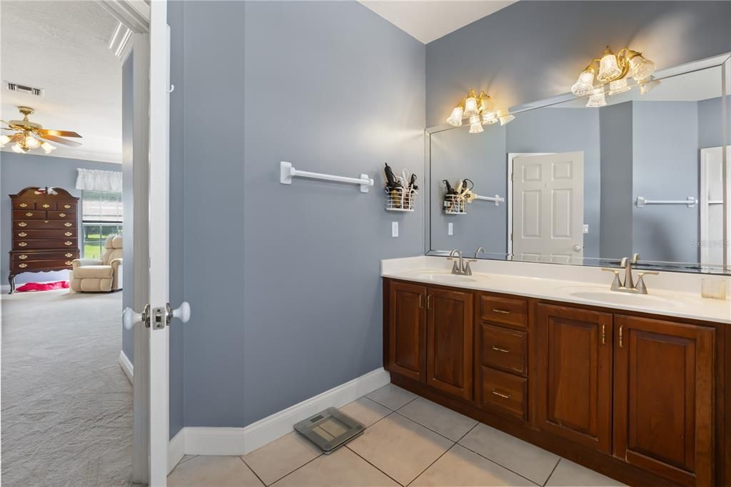 For Sale: $4,200,000 (5 beds, 3 baths, 4201 Square Feet)