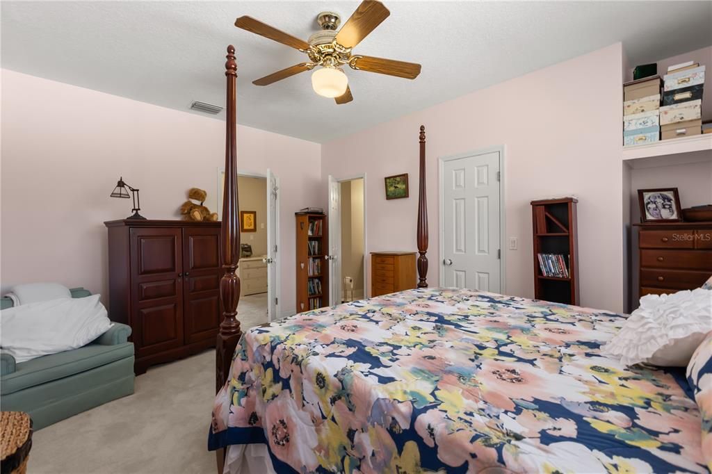 For Sale: $4,200,000 (5 beds, 3 baths, 4201 Square Feet)