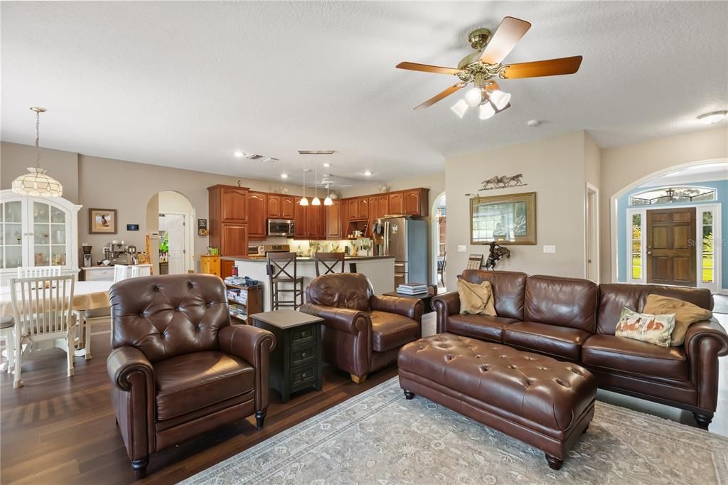 For Sale: $4,200,000 (5 beds, 3 baths, 4201 Square Feet)