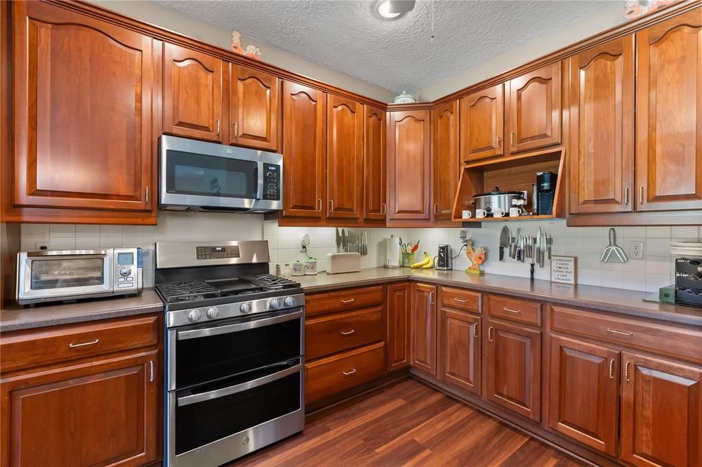 For Sale: $4,200,000 (5 beds, 3 baths, 4201 Square Feet)