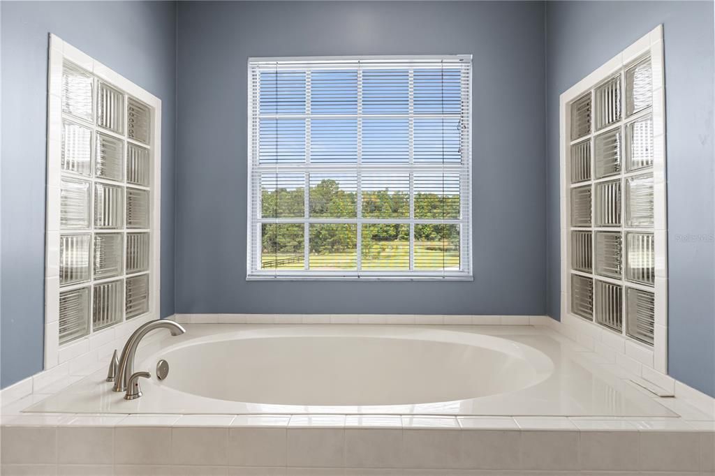For Sale: $4,200,000 (5 beds, 3 baths, 4201 Square Feet)