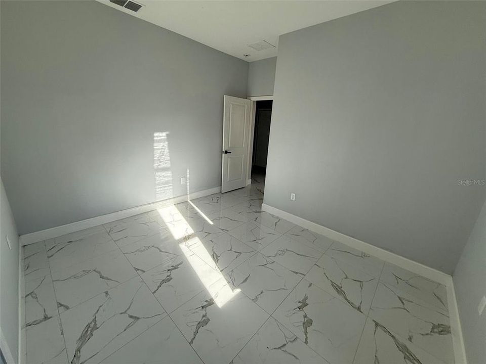For Rent: $1,750 (3 beds, 2 baths, 1815 Square Feet)
