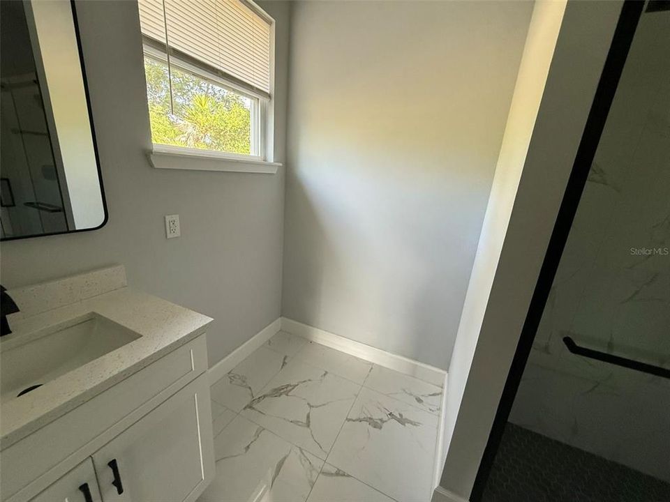 For Rent: $1,750 (3 beds, 2 baths, 1815 Square Feet)