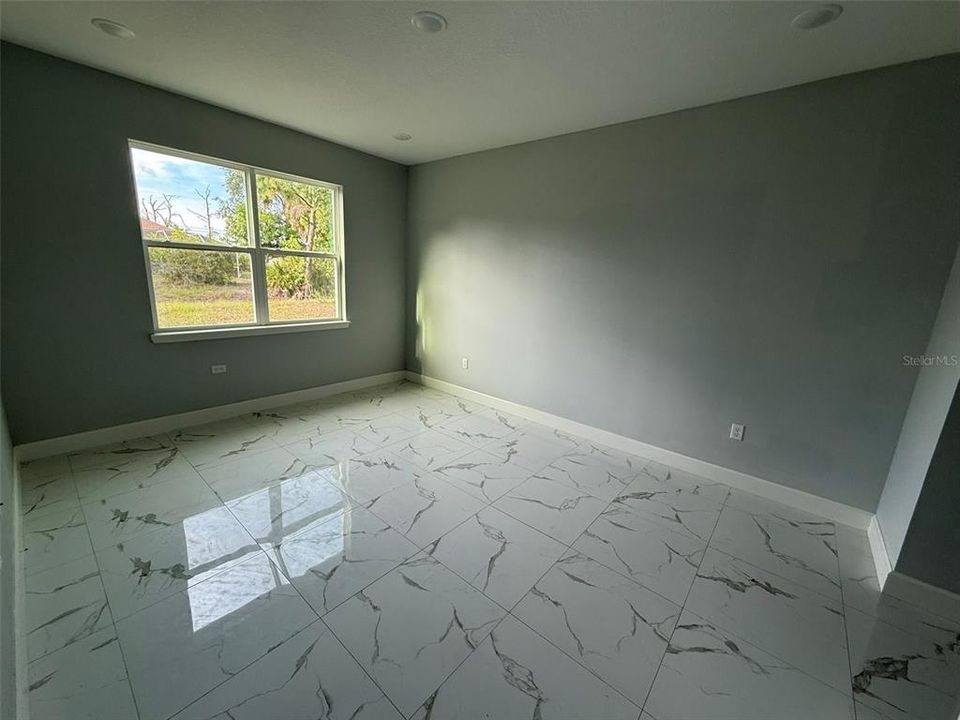 For Rent: $1,750 (3 beds, 2 baths, 1815 Square Feet)