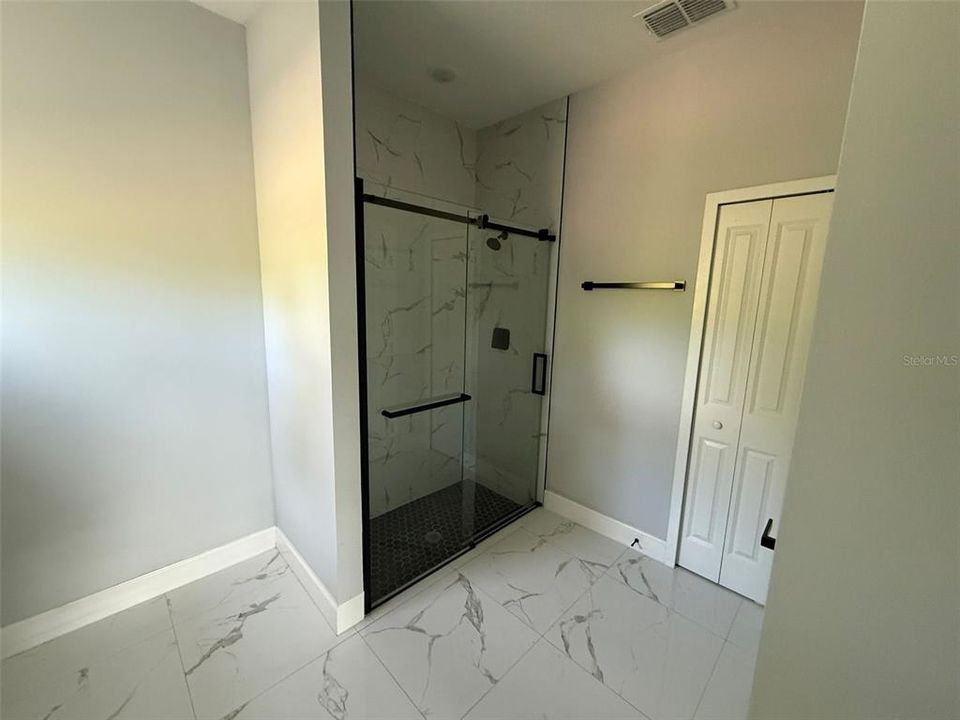 For Rent: $1,750 (3 beds, 2 baths, 1815 Square Feet)