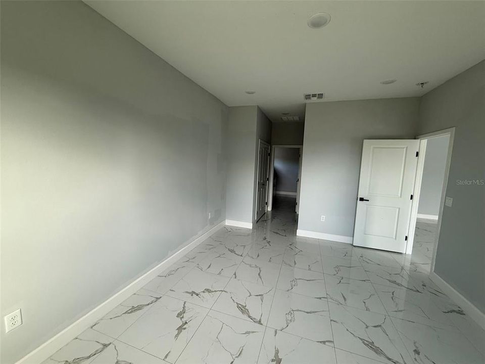 For Rent: $1,750 (3 beds, 2 baths, 1815 Square Feet)