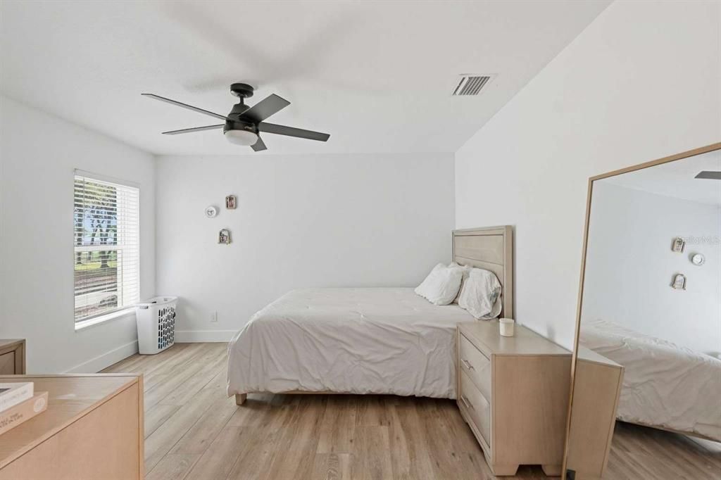 For Sale: $1,395,000 (4 beds, 3 baths, 2700 Square Feet)