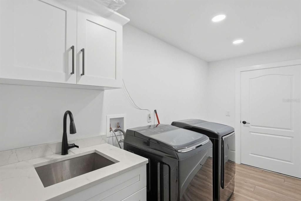 For Sale: $1,395,000 (4 beds, 3 baths, 2700 Square Feet)