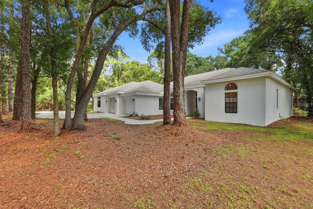 For Sale: $1,395,000 (4 beds, 3 baths, 2700 Square Feet)