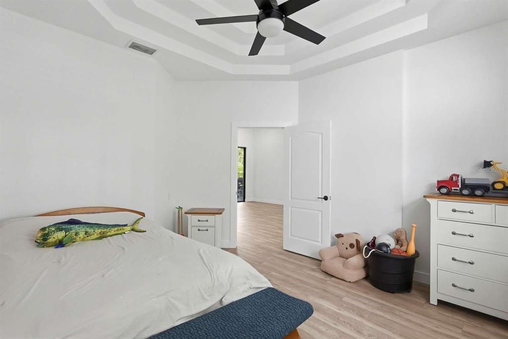 For Sale: $1,395,000 (4 beds, 3 baths, 2700 Square Feet)