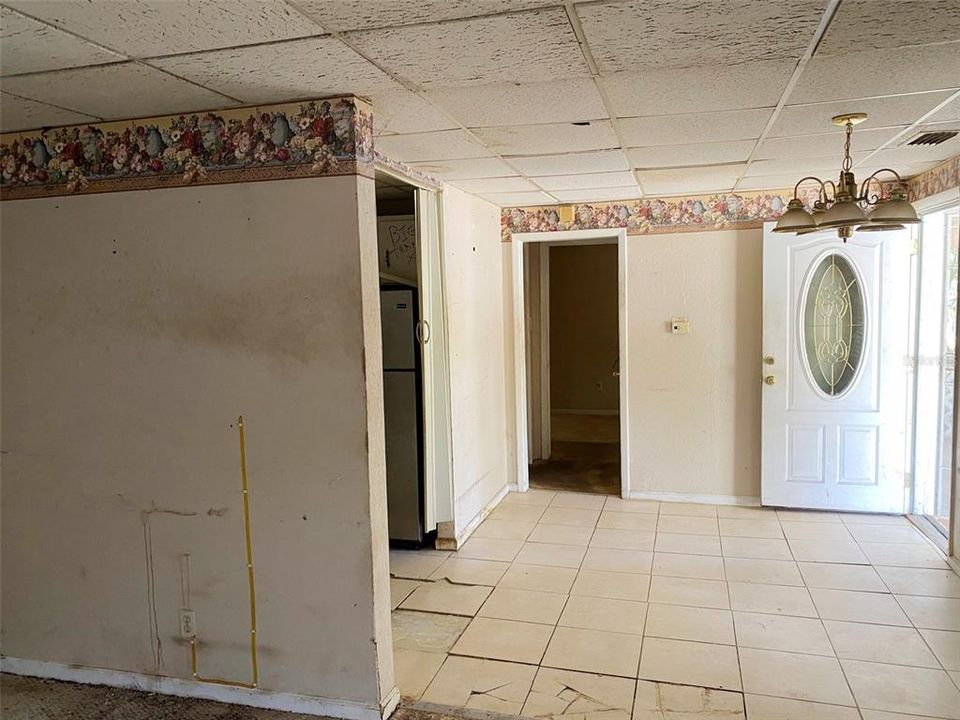 For Sale: $146,000 (2 beds, 2 baths, 1298 Square Feet)