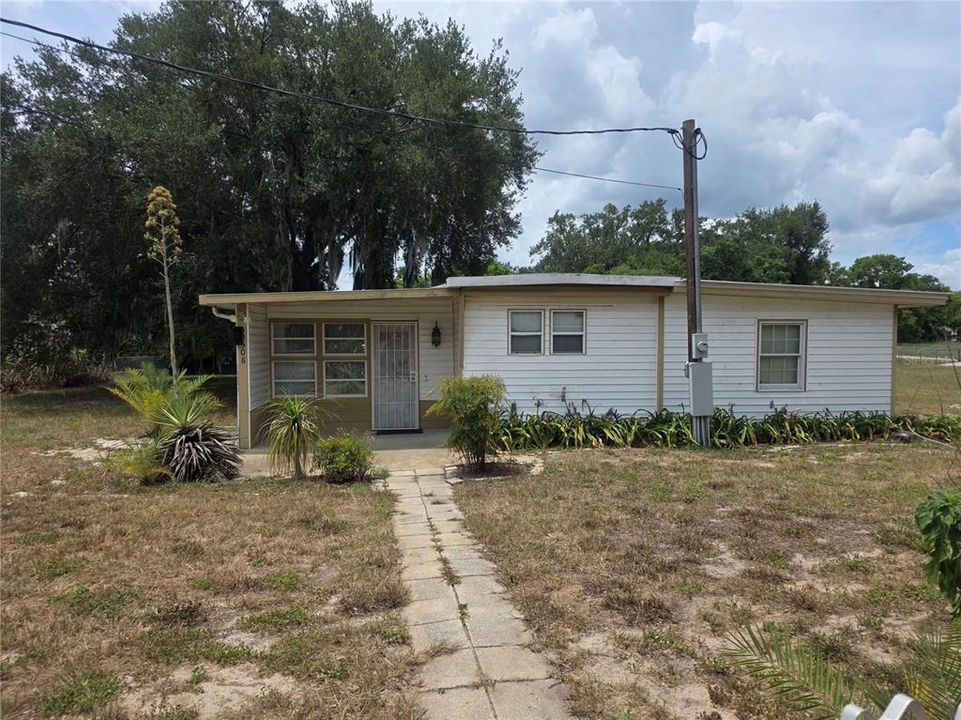 For Sale: $125,000 (2 beds, 2 baths, 1467 Square Feet)