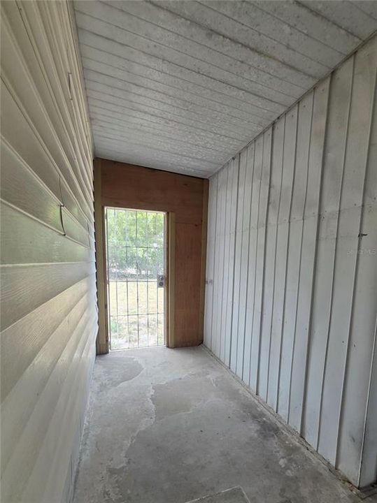 For Sale: $125,000 (2 beds, 2 baths, 1467 Square Feet)