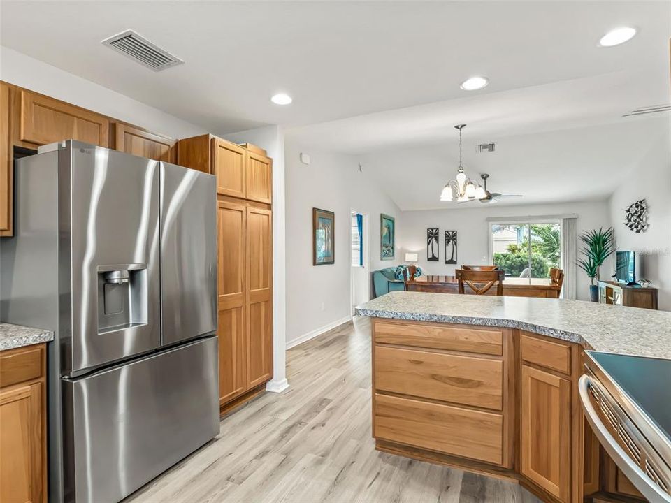 For Sale: $345,900 (3 beds, 2 baths, 1366 Square Feet)