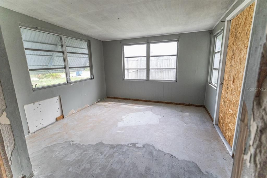 For Sale: $110,000 (2 beds, 2 baths, 822 Square Feet)