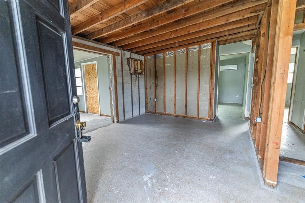 For Sale: $110,000 (2 beds, 2 baths, 822 Square Feet)