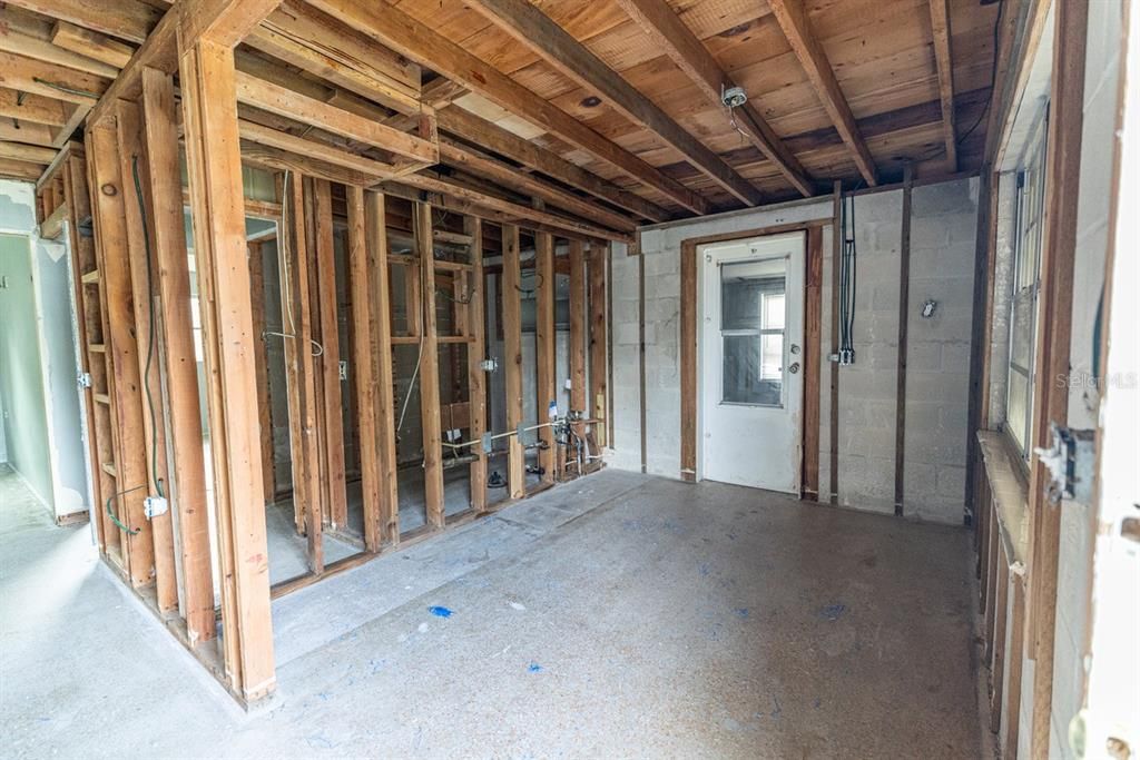 For Sale: $110,000 (2 beds, 2 baths, 822 Square Feet)