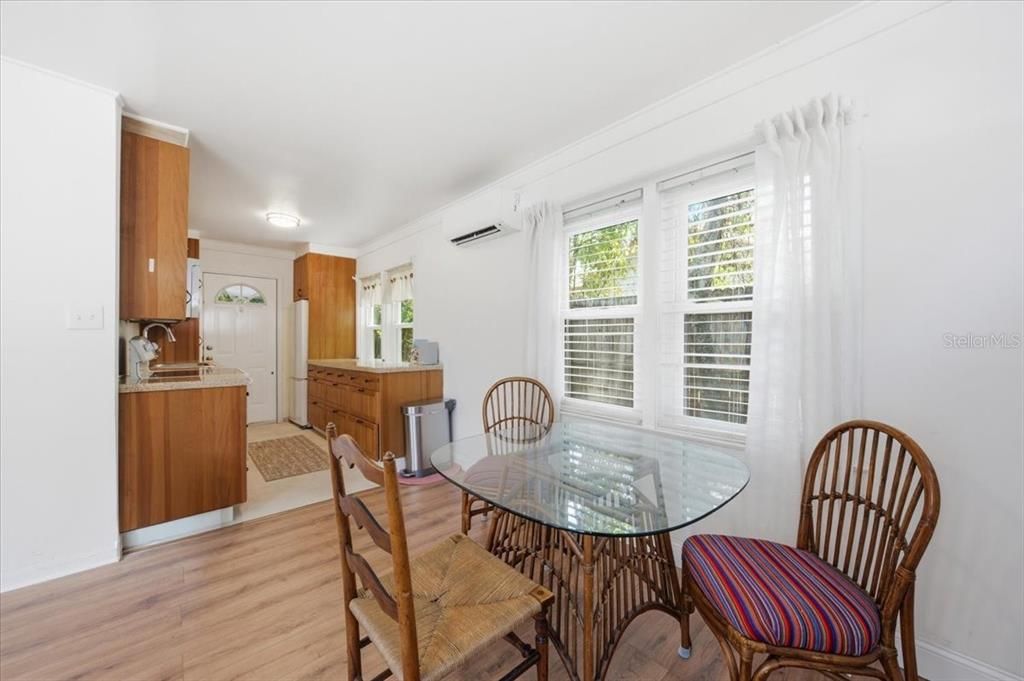 En Venta: $240,000 (2 camas, 1 baños, 916 Pies cuadrados)