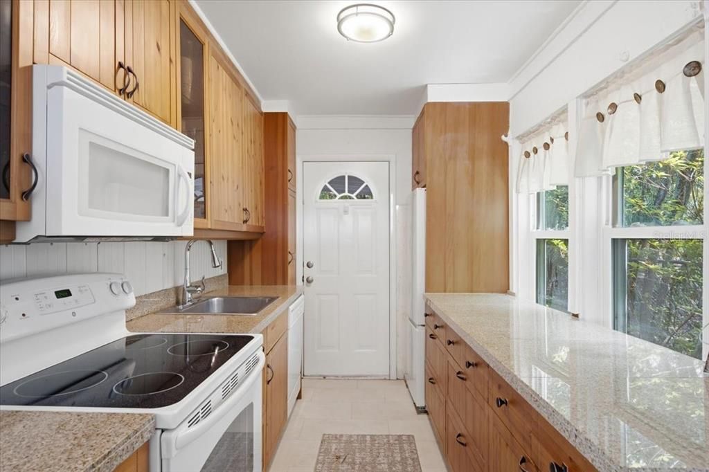 En Venta: $240,000 (2 camas, 1 baños, 916 Pies cuadrados)