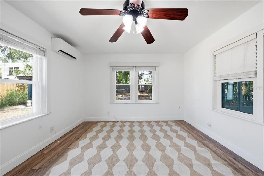 En Venta: $240,000 (2 camas, 1 baños, 916 Pies cuadrados)