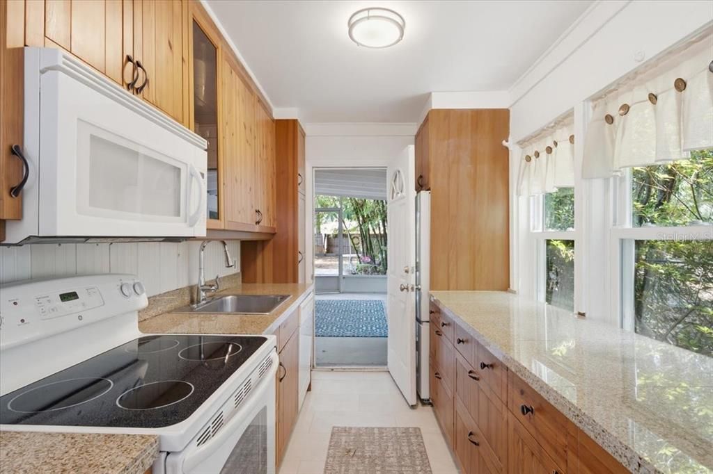 En Venta: $240,000 (2 camas, 1 baños, 916 Pies cuadrados)