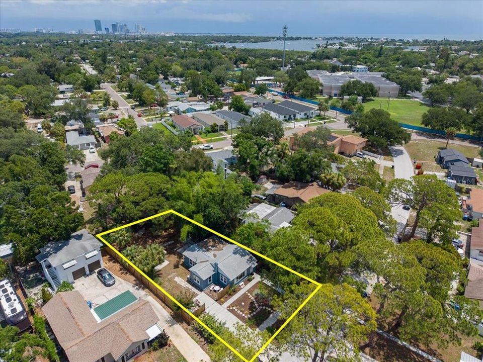 En Venta: $240,000 (2 camas, 1 baños, 916 Pies cuadrados)