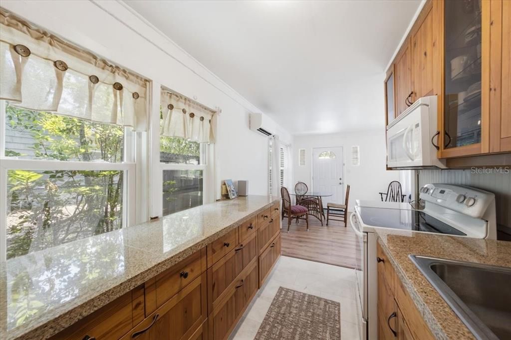 En Venta: $240,000 (2 camas, 1 baños, 916 Pies cuadrados)