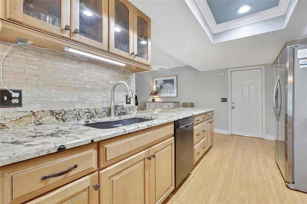 For Sale: $339,900 (2 beds, 2 baths, 1687 Square Feet)