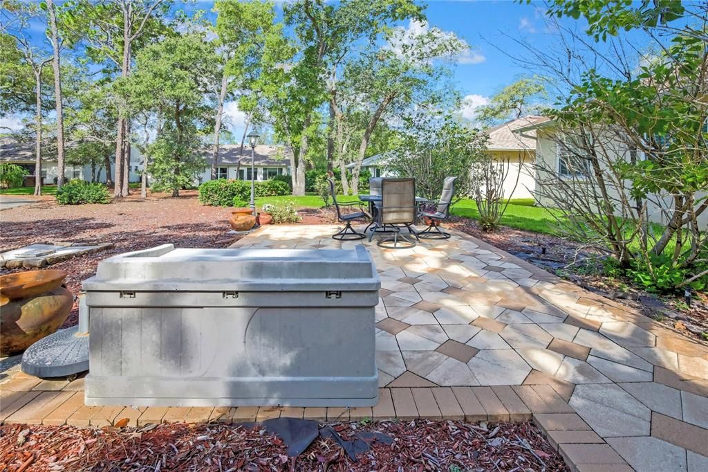 For Sale: $339,900 (2 beds, 2 baths, 1687 Square Feet)