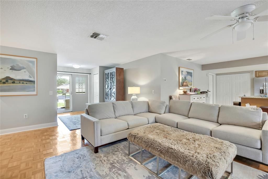 For Sale: $339,900 (2 beds, 2 baths, 1687 Square Feet)