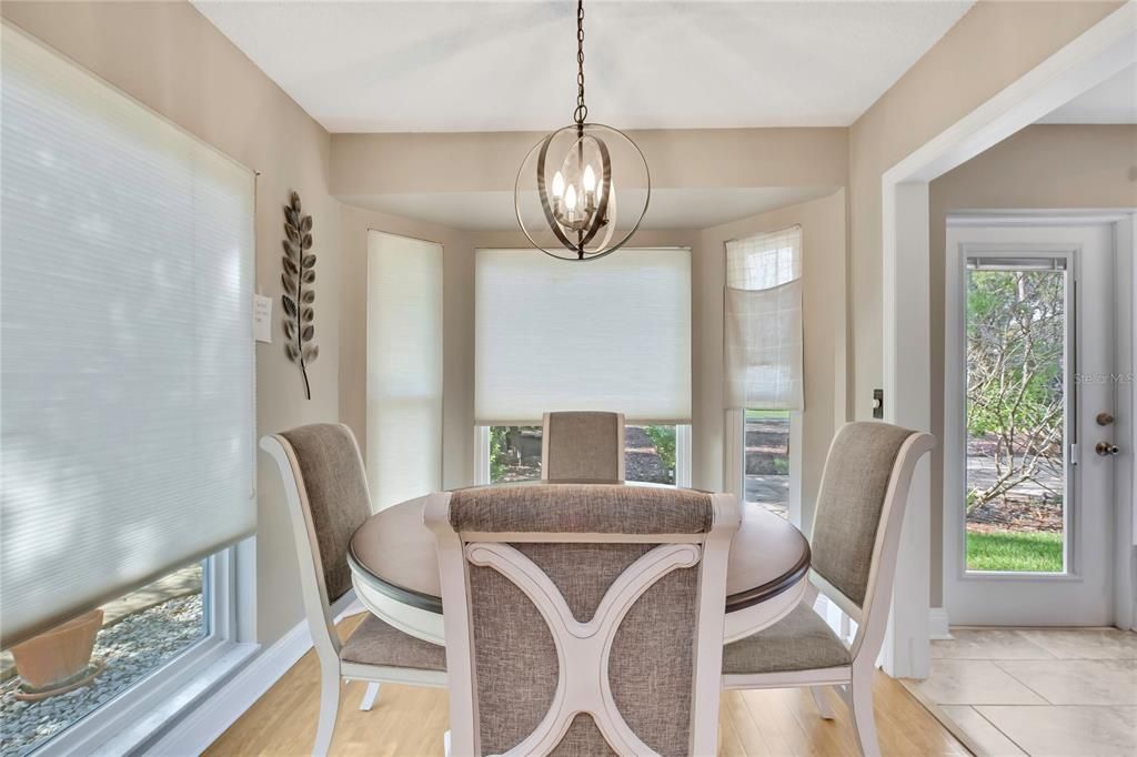 For Sale: $339,900 (2 beds, 2 baths, 1687 Square Feet)