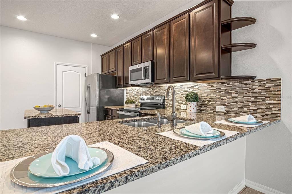 For Sale: $475,000 (4 beds, 2 baths, 1898 Square Feet)