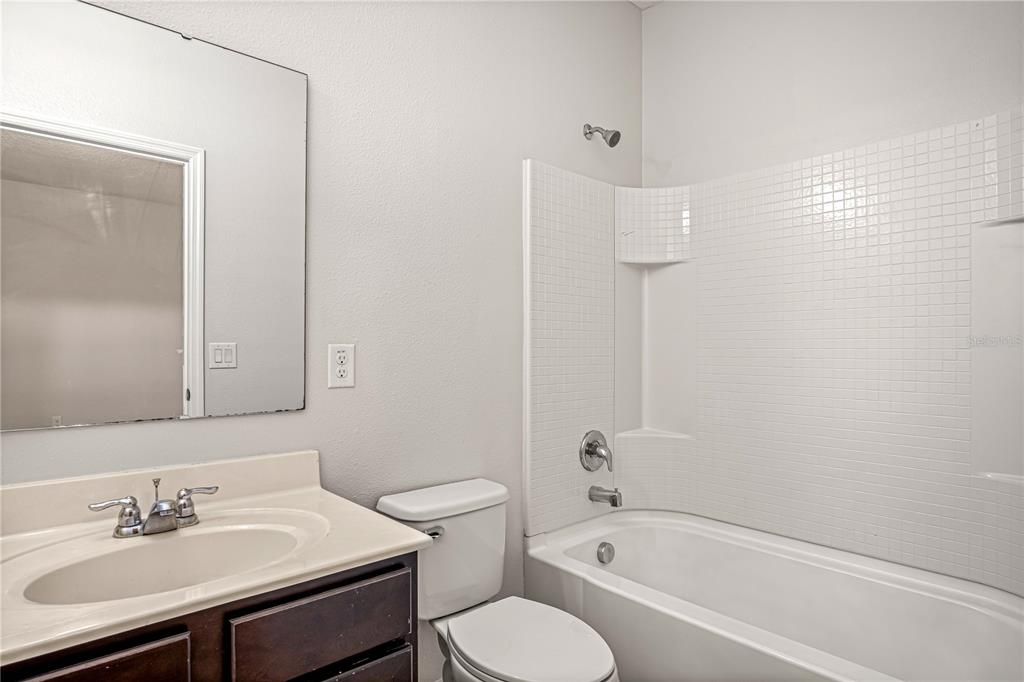 For Sale: $475,000 (4 beds, 2 baths, 1898 Square Feet)
