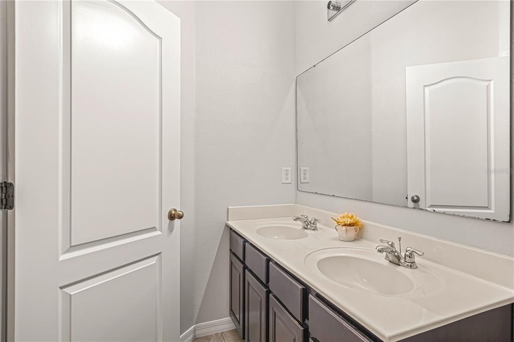 For Sale: $475,000 (4 beds, 2 baths, 1898 Square Feet)
