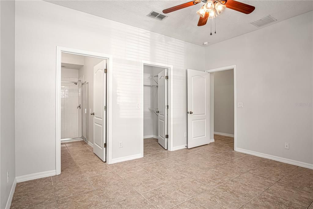 For Sale: $475,000 (4 beds, 2 baths, 1898 Square Feet)
