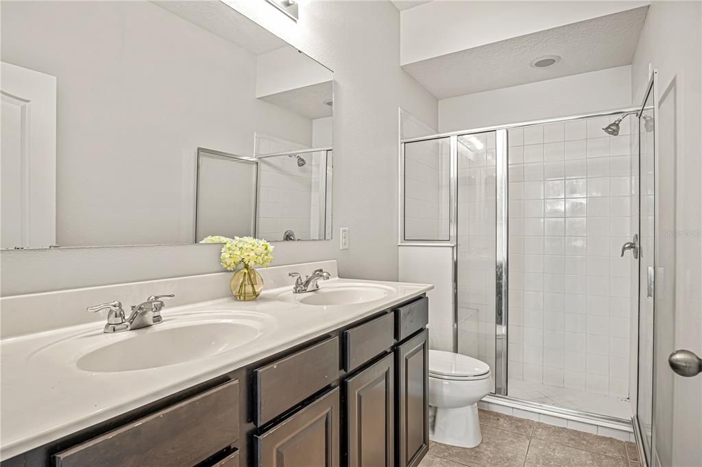 For Sale: $475,000 (4 beds, 2 baths, 1898 Square Feet)