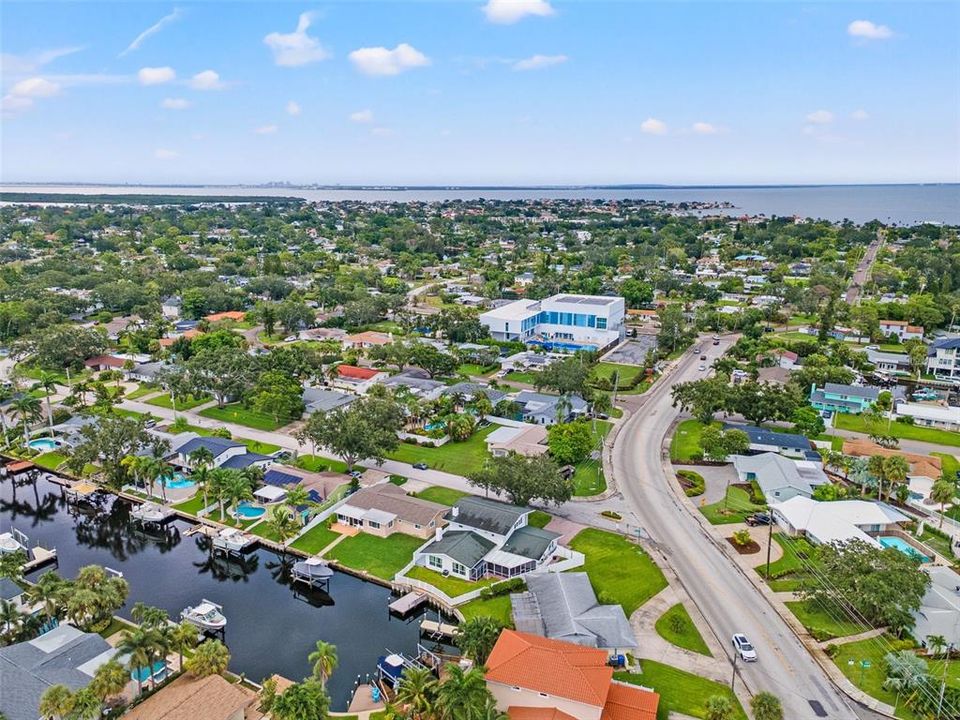 En Venta: $950,000 (3 camas, 3 baños, 2716 Pies cuadrados)