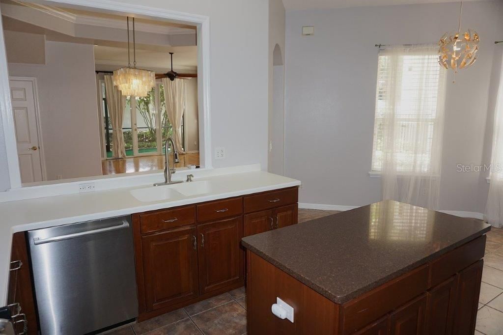 For Sale: $524,900 (3 beds, 2 baths, 1994 Square Feet)