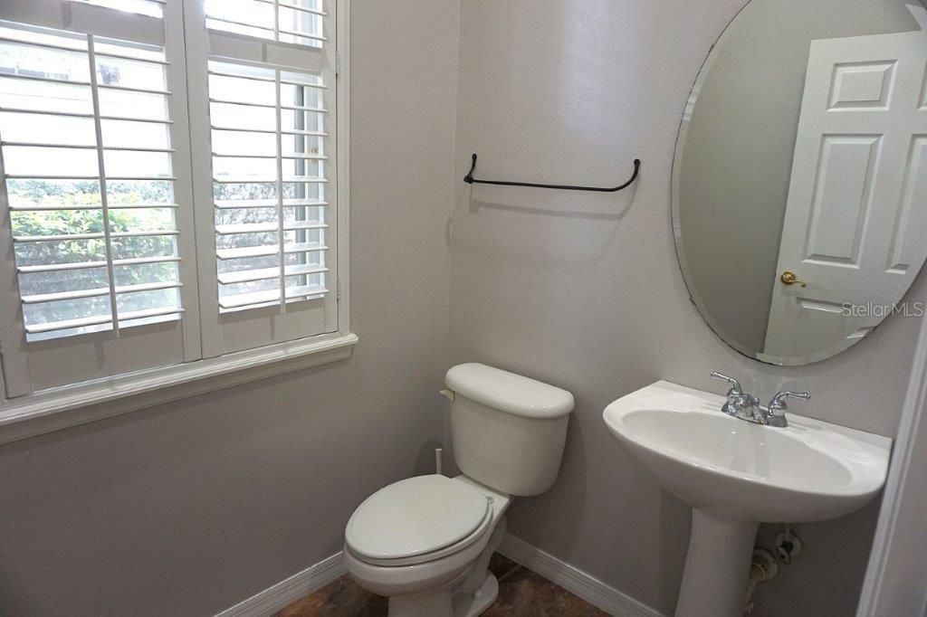 For Sale: $524,900 (3 beds, 2 baths, 1994 Square Feet)