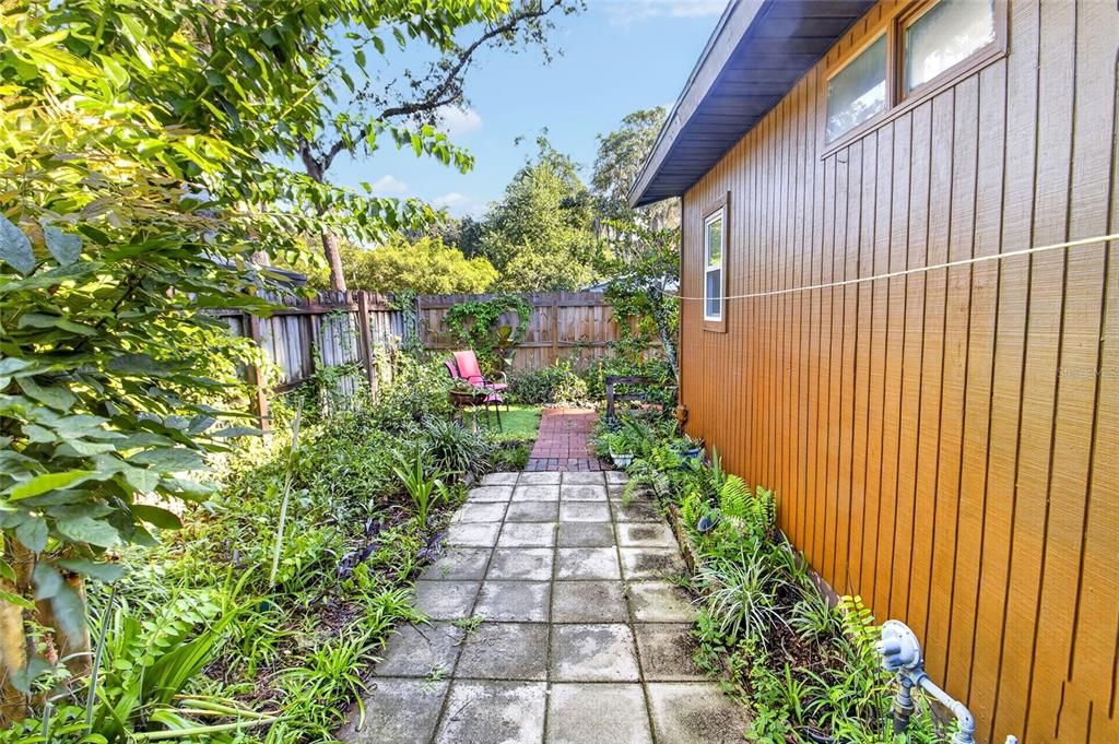 For Sale: $189,500 (3 beds, 2 baths, 1132 Square Feet)