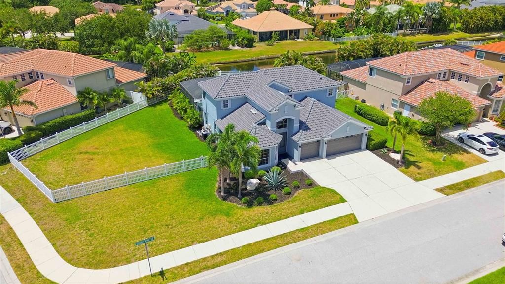 For Sale: $789,900 (4 beds, 3 baths, 3005 Square Feet)