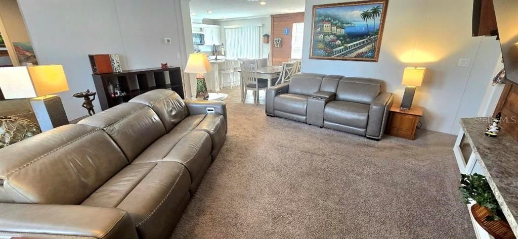 For Sale: $314,900 (3 beds, 2 baths, 1512 Square Feet)