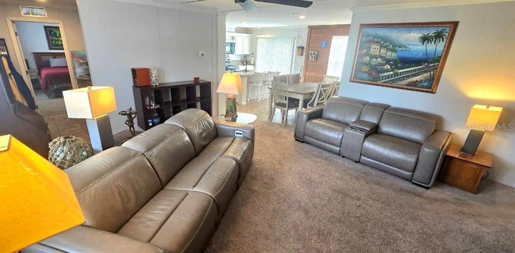 For Sale: $314,900 (3 beds, 2 baths, 1512 Square Feet)